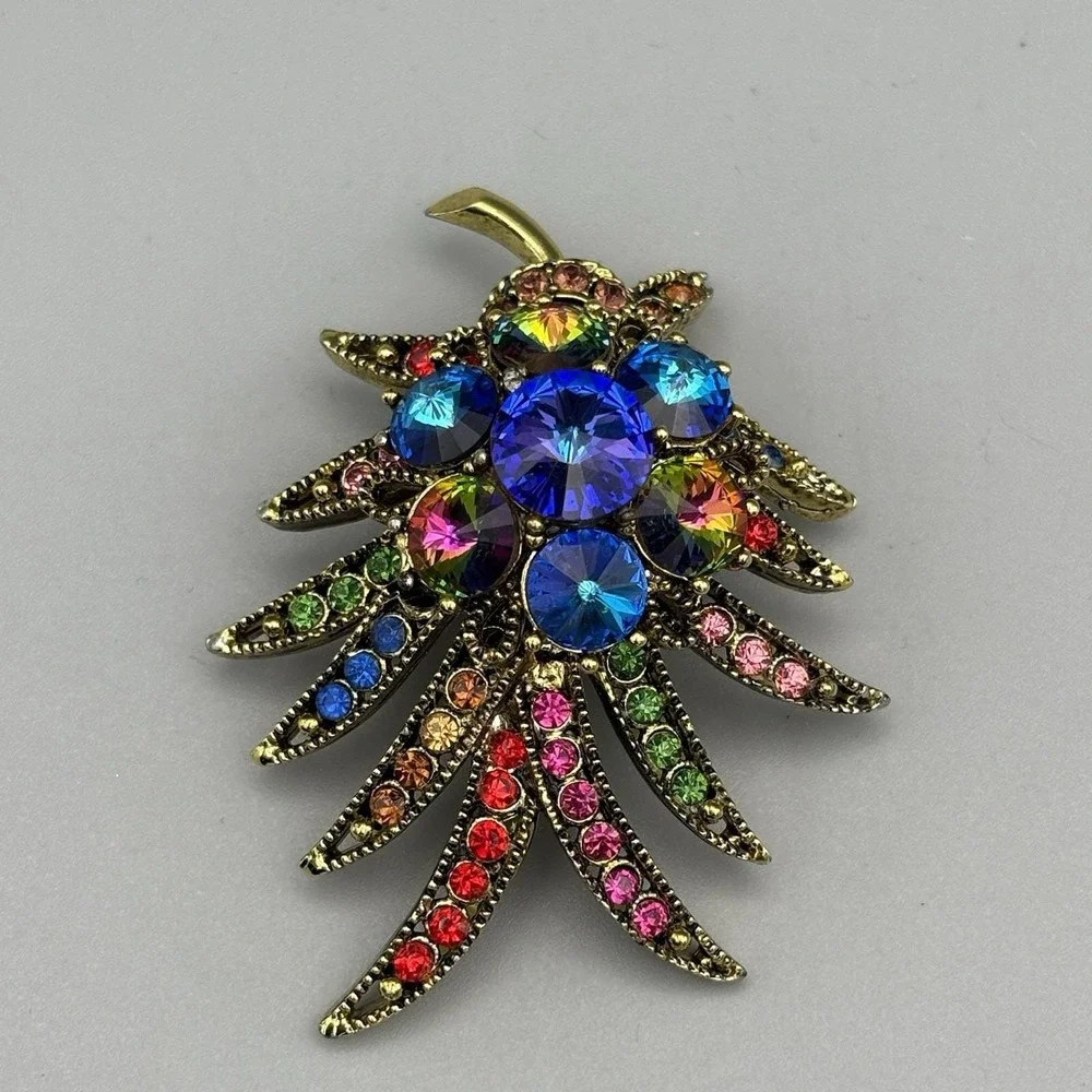 Vintage Weiss Brooch Harlequin Rivoli Unsigned Leaf GORGEOUS RARE